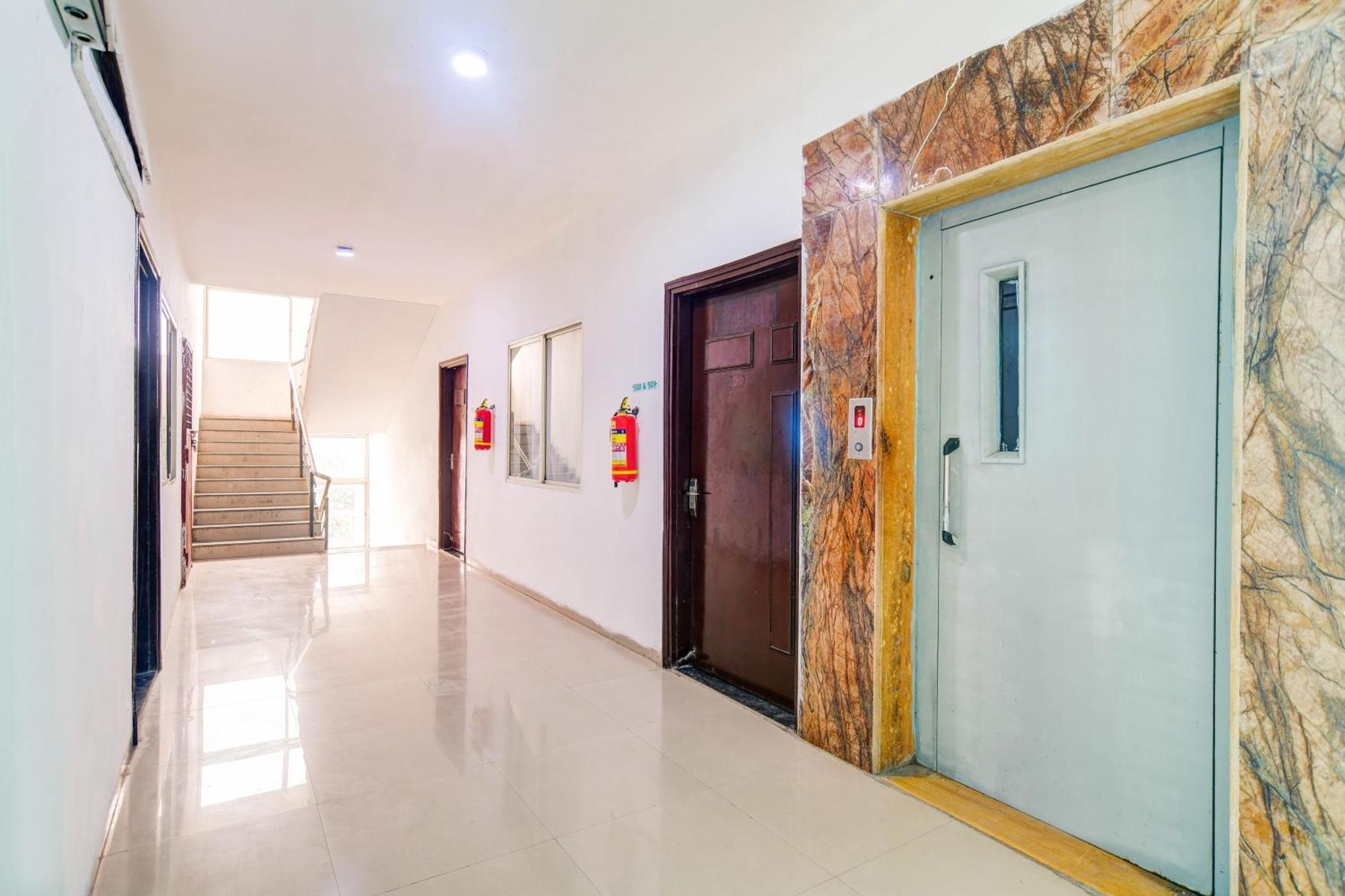 Super Hotel O Indraprasth Indore Luaran gambar